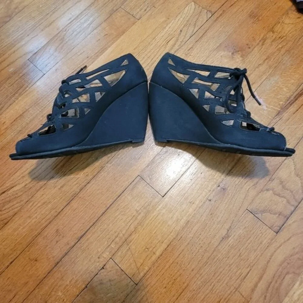 Mia Amore Lina Black Wedge Heels Laces Cutout Size 10